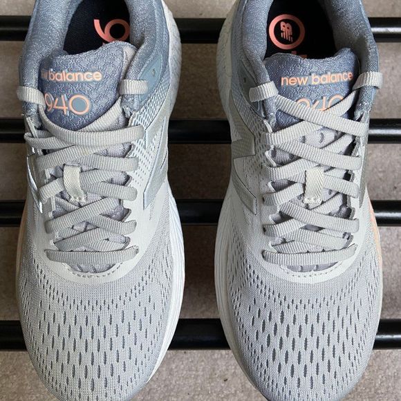 NEW BALANCE Women 940 Running Shoes - Picture 2 of 8